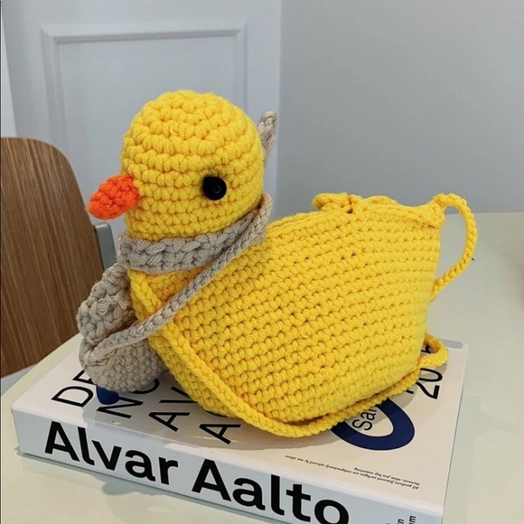 🌻HP⭐️ Crochet duck bag shoulder handbag purse cute adorable yellow gift idea - Picture 9 of 9